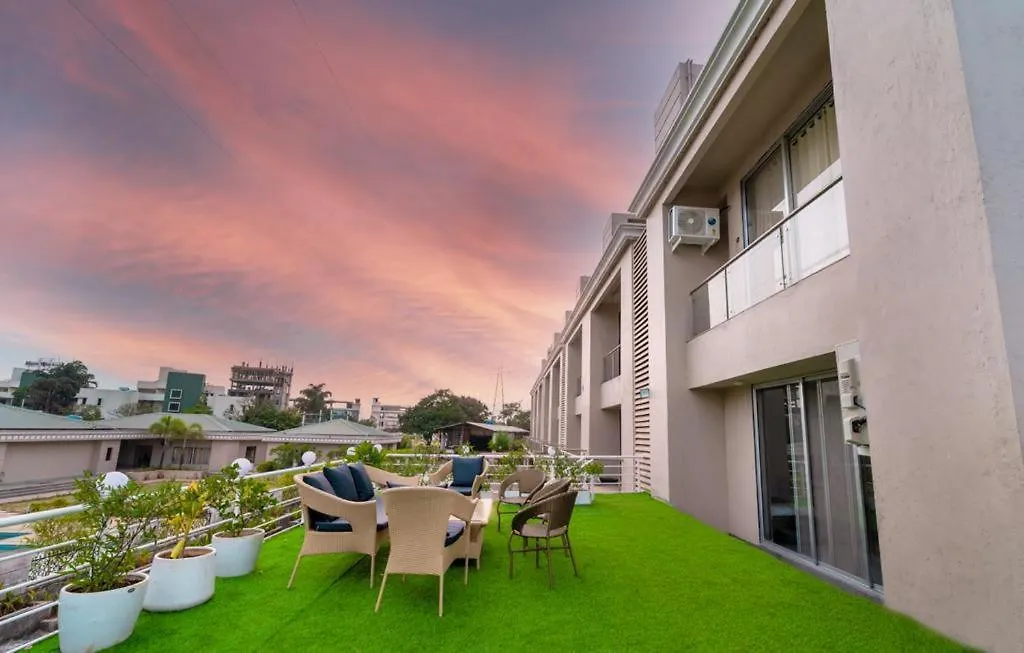 The Retreat-Pool Villa 5Bhk With Indoor Pool And 1200Sq Feet Deck Area-1