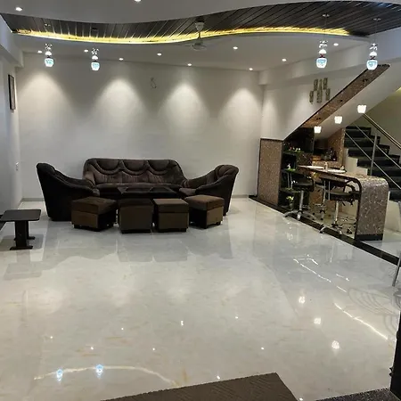 The Retreat-Pool Villa 5Bhk With Indoor Pool And 1200Sq Feet Deck Area-3
